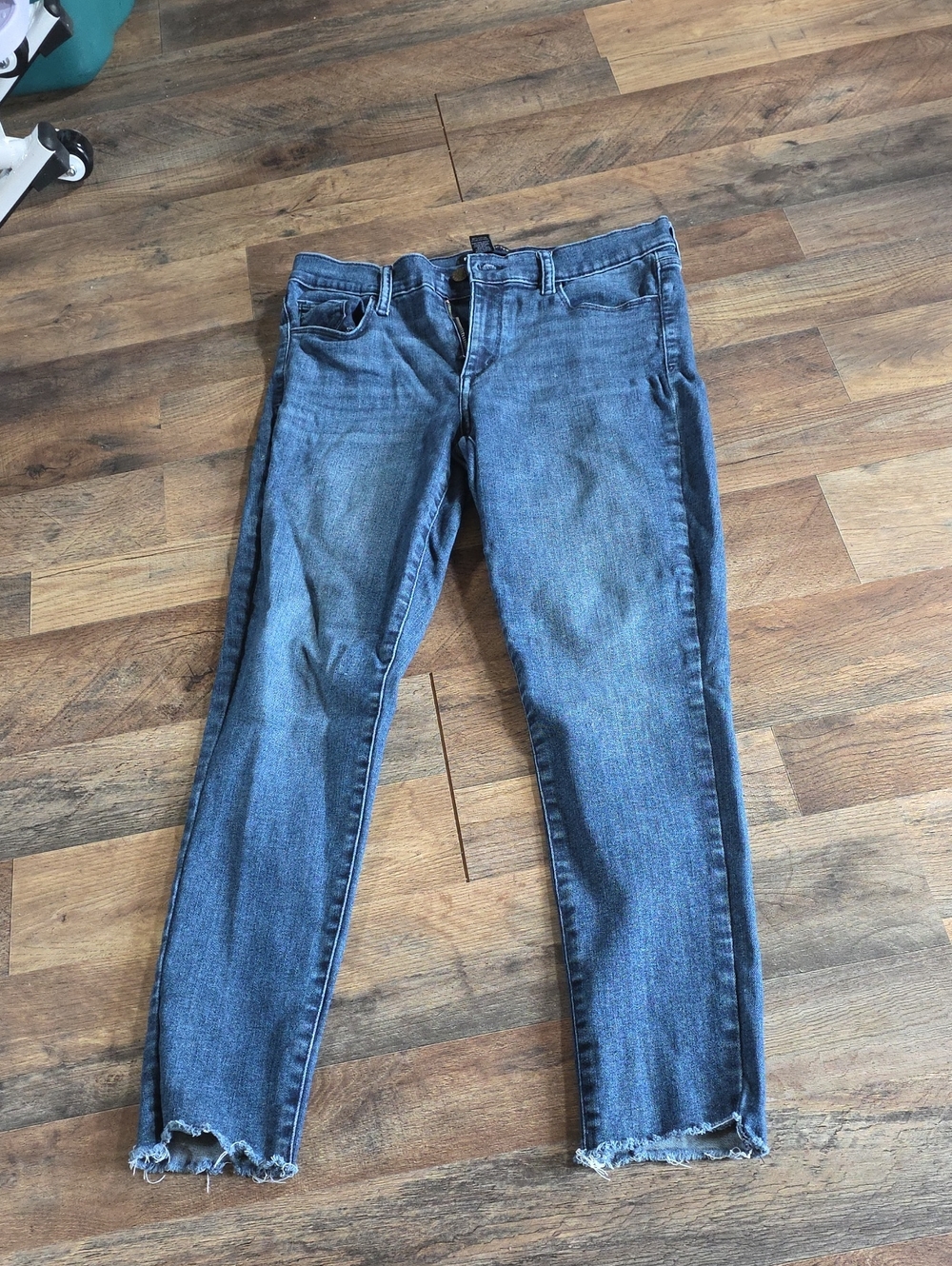 GAP Skinny Jeans in Medium Blue with Frayed Hem